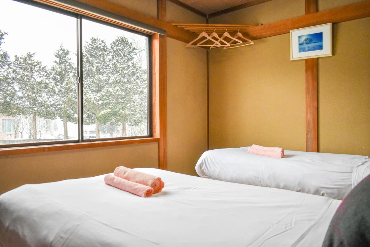 Asuka Lodge Hakuba Exteriör bild